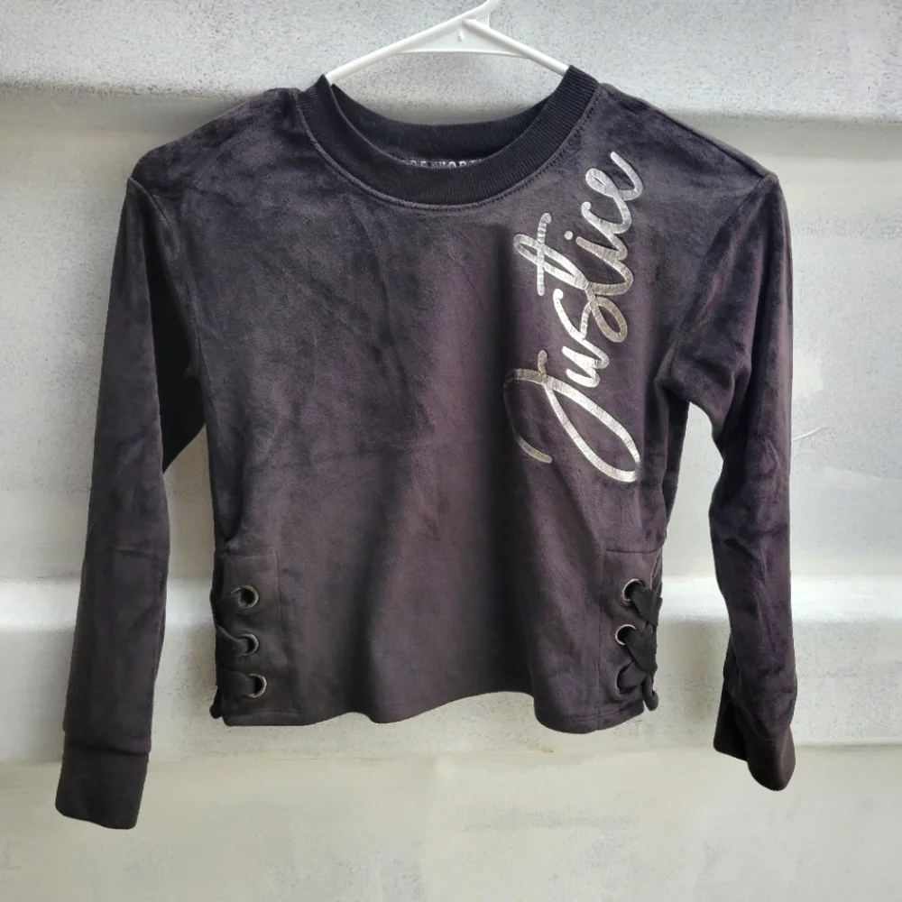 Justice velvet crop top sweater metallic lettering size 7 black silver